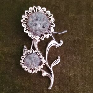 Vintage 1970s Gold Tone Sunflower Brooch